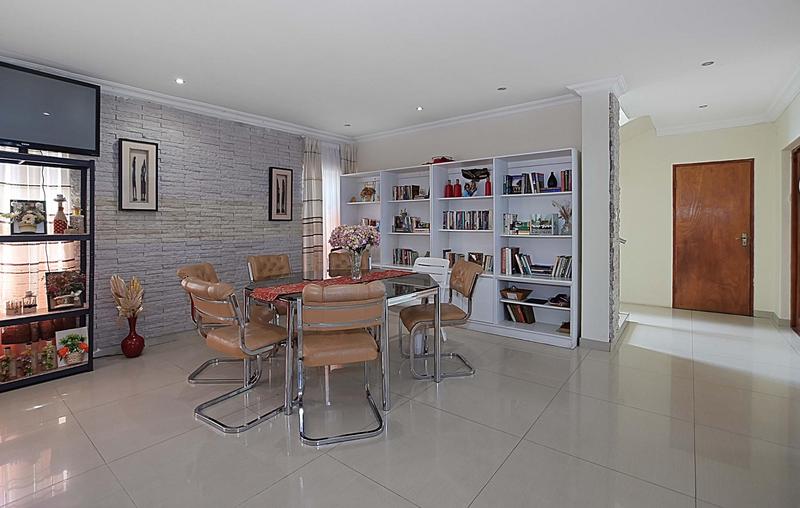 5 Bedroom Property for Sale in Parklands Western Cape
